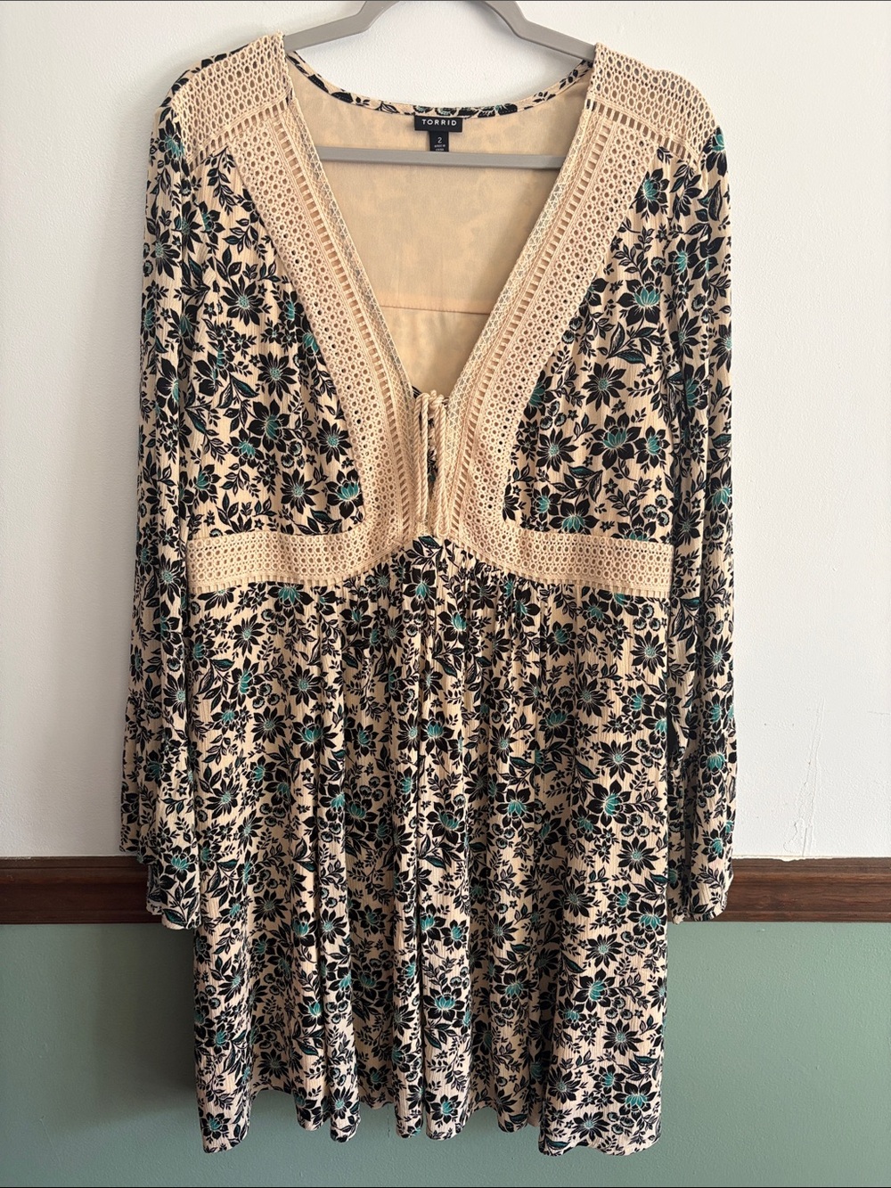 Torrid Cream Floral Crochet-Trim Long Sleeve Dress Womens